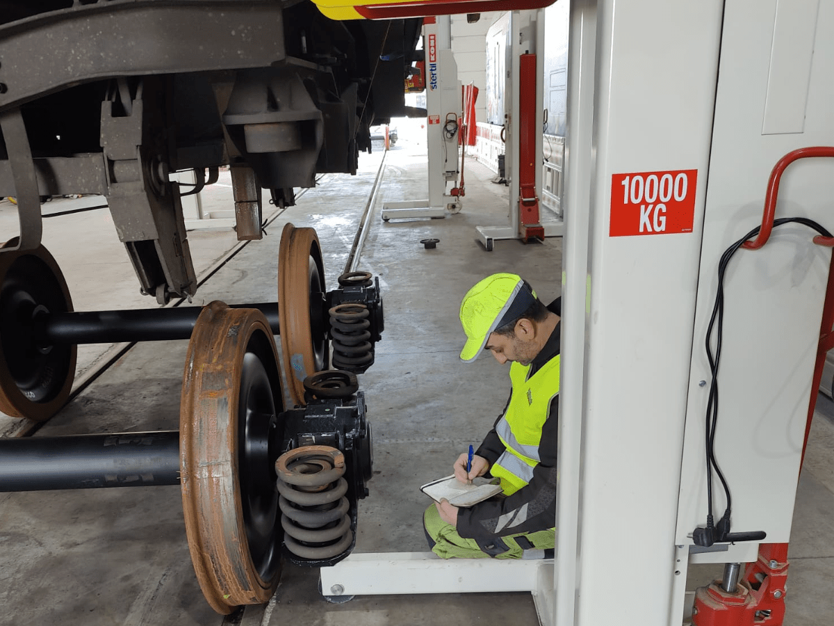 F_RSN_Fikri_005-1200x1200 F_RSN_Fikri_005-1200x1200